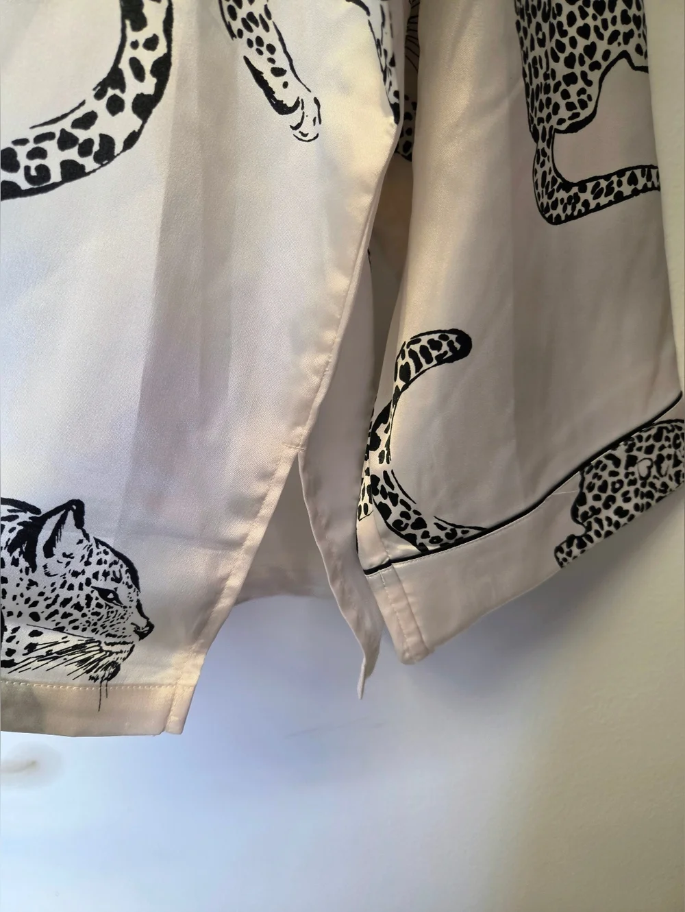 Victoria’s Secret Satin Pajama Top - Black & White Snow Leopard Size XL